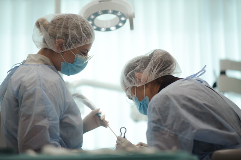 implantus dedančios odontologės