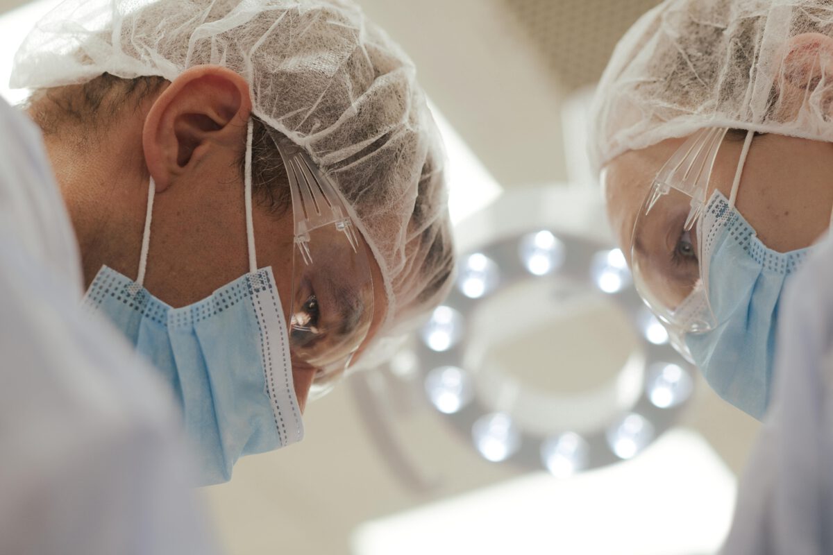 Visi dantys ant 4 implantų